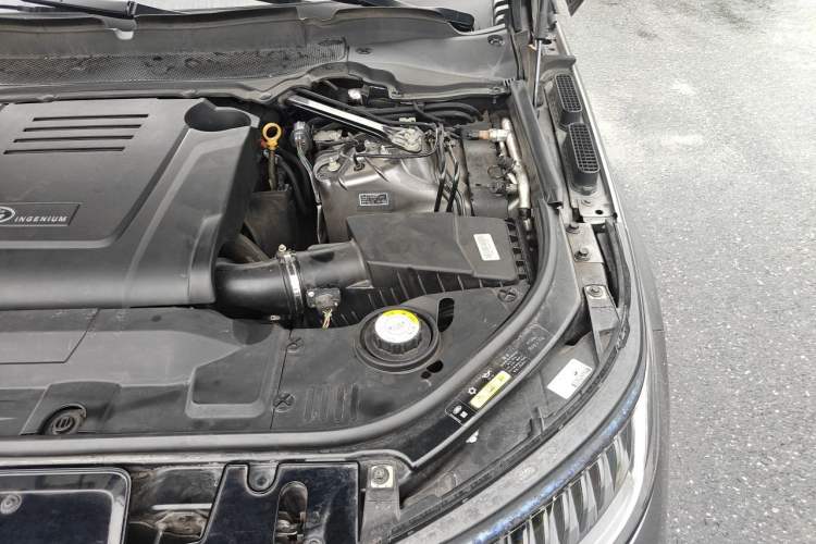 Used Land Rover Range SportNew Energy 2019 P400e HSE Engine Bay Left