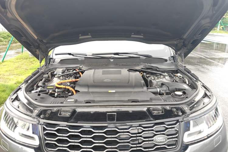 Used Land Rover Range SportNew Energy 2019 P400e HSE Engine Bay