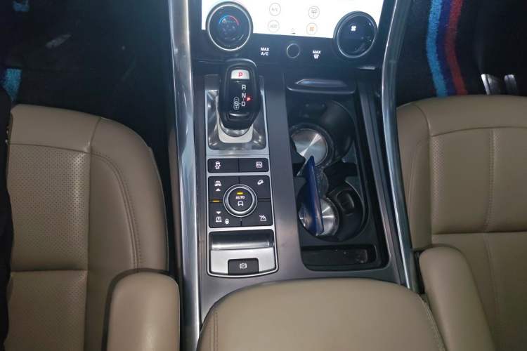 Used Land Rover Range SportNew Energy 2019 P400e SE Gear Lever