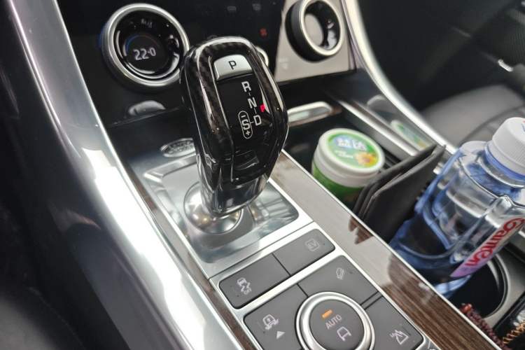 Used Land Rover Range SportNew Energy 2019 P400e HSE Gear Lever