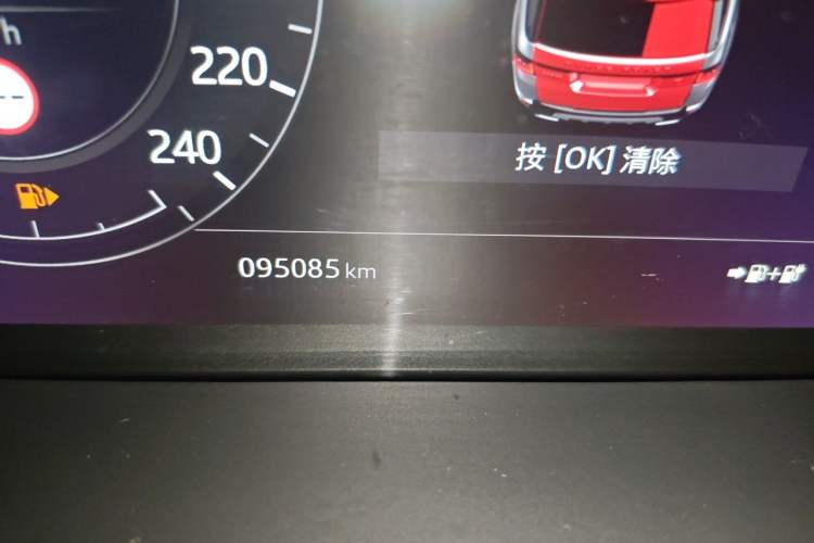 Used Land Rover Range SportNew Energy 2019 P400e SE Odometer Close Up