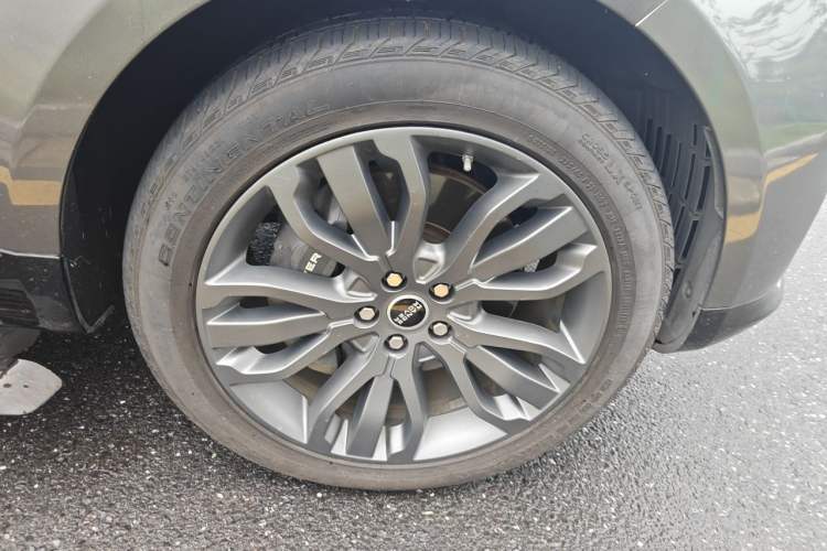 Used Land Rover Range SportNew Energy 2019 P400e HSE Right Front Wheel Hub