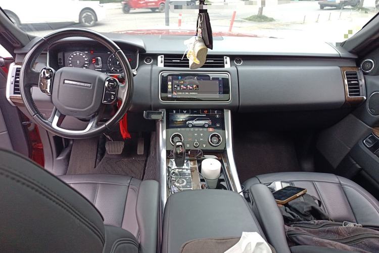 Used Land Rover Range SportNew Energy 2019 P400e HSE Center Console