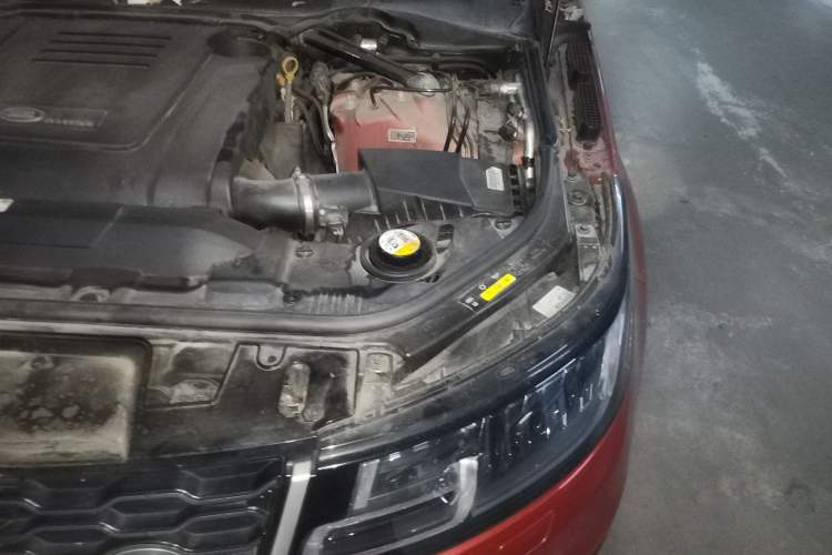 Used Land Rover Range SportNew Energy 2019 P400e HSE Engine Bay Left