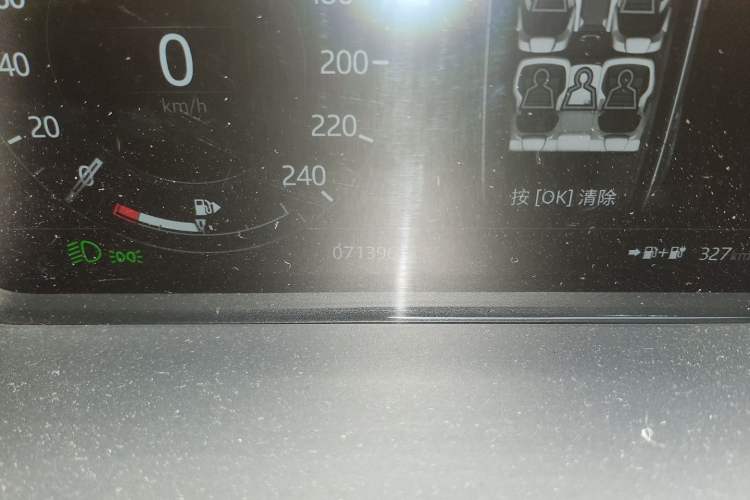 Used Land Rover Range SportNew Energy 2019 P400e HSE Odometer Close Up