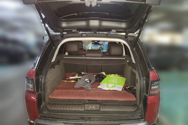 Used Land Rover Range SportNew Energy 2019 P400e HSE Trunk