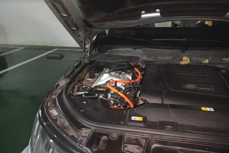 Used Land Rover Range SportNew Energy 2019 P400e SE Engine Bay Right