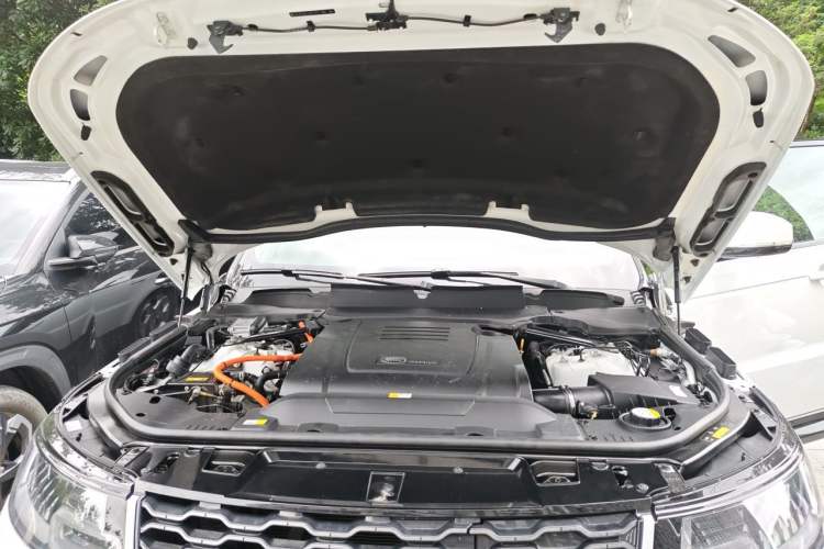Used Land Rover Range SportNew Energy 2019 P400e HSE Engine Bay