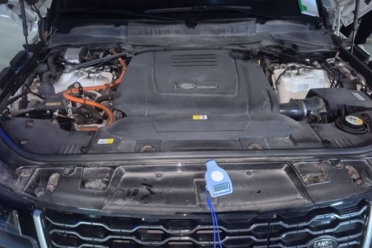 Used Land Rover Range SportNew Energy 2019 P400e SE Engine Bay