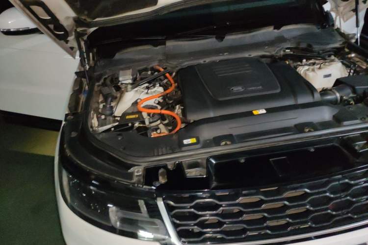 Used Land Rover Range SportNew Energy 2019 P400e HSE Engine Bay Right