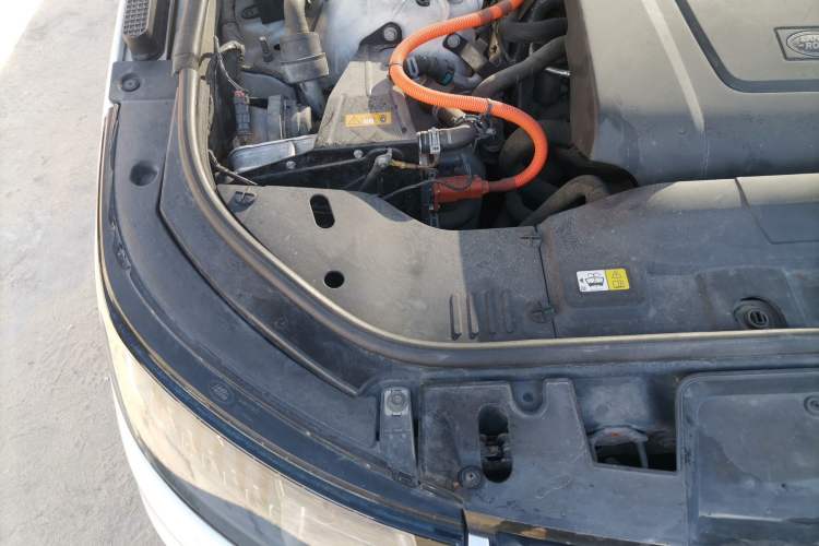 Used Land Rover Range SportNew Energy 2019 P400e SE Engine Bay Right