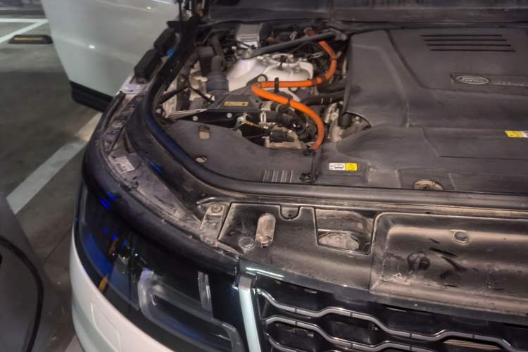 Used Land Rover Range SportNew Energy 2019 P400e SE Engine Bay Right