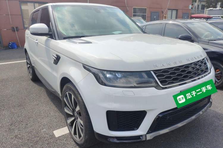 Used Land Rover Range SportNew Energy 2019 P400e HSE Front Right 45 Deg