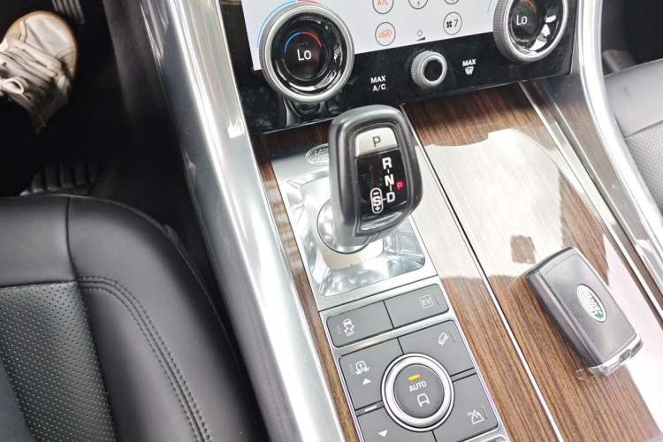 Used Land Rover Range SportNew Energy 2019 P400e HSE Gear Lever