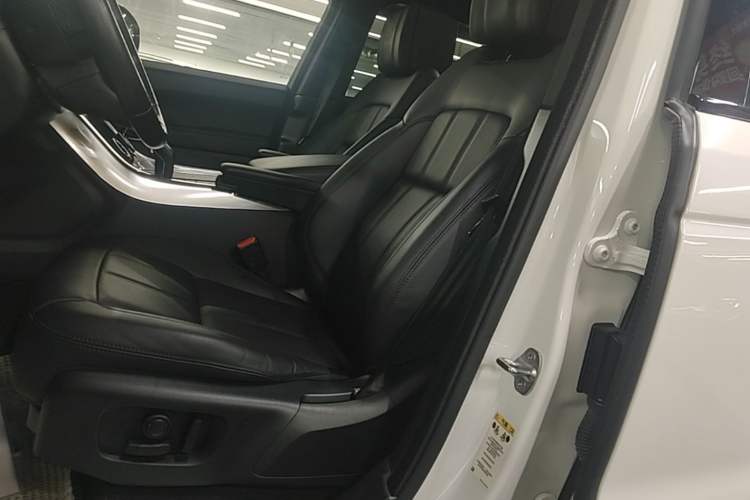 Used Land Rover Range SportNew Energy 2019 P400e HSE Left Front Seat