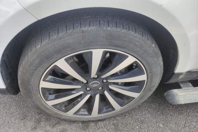 Used Land Rover Range SportNew Energy 2019 P400e HSE Left Front Wheel Hub