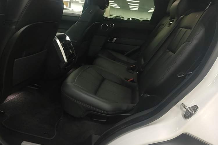 Used Land Rover Range SportNew Energy 2019 P400e HSE Left Rear Seat