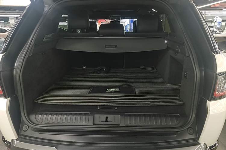 Used Land Rover Range SportNew Energy 2019 P400e HSE Trunk
