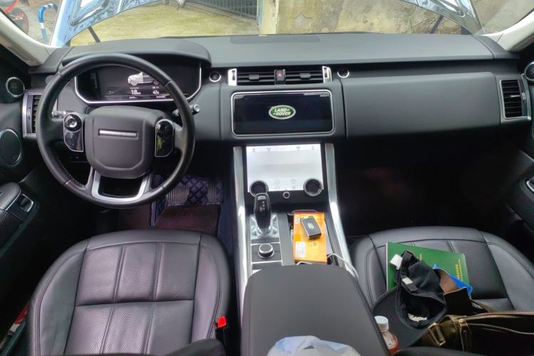Used Land Rover Range SportNew Energy 2020 P400e SE Center Console