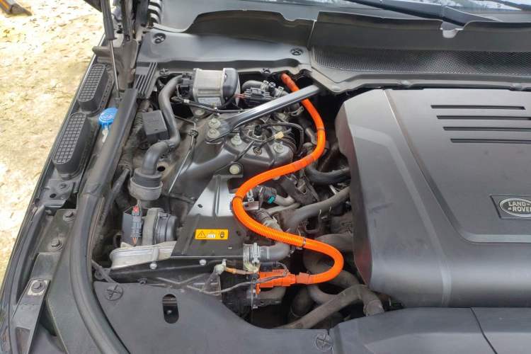 Used Land Rover Range SportNew Energy 2020 P400e SE Engine Bay Right