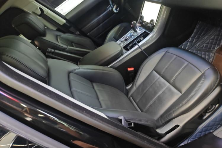 Used Land Rover Range SportNew Energy 2020 P400e SE Right Front Seat