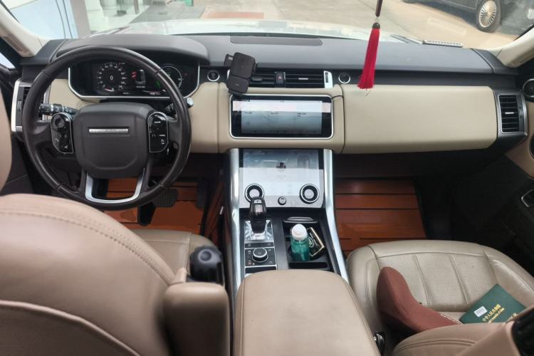 Used Land Rover Range SportNew Energy 2020 P400e SE Center Console