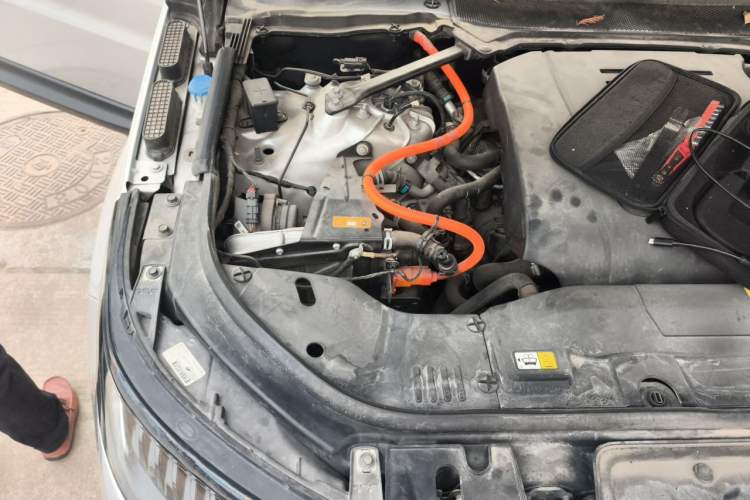 Used Land Rover Range SportNew Energy 2020 P400e SE Engine Bay Right