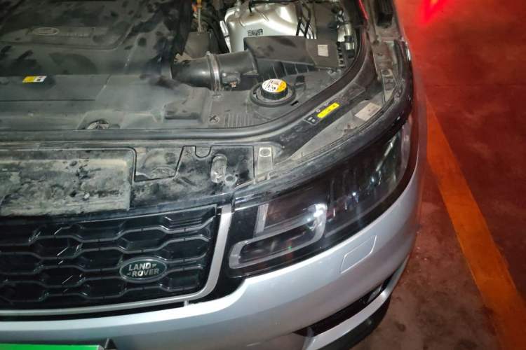 Used Land Rover Range SportNew Energy 2020 P400e SE Engine Bay Left