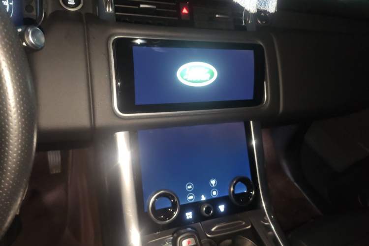 Used Land Rover Range SportNew Energy 2021 P400e SE Audio And AC Panel