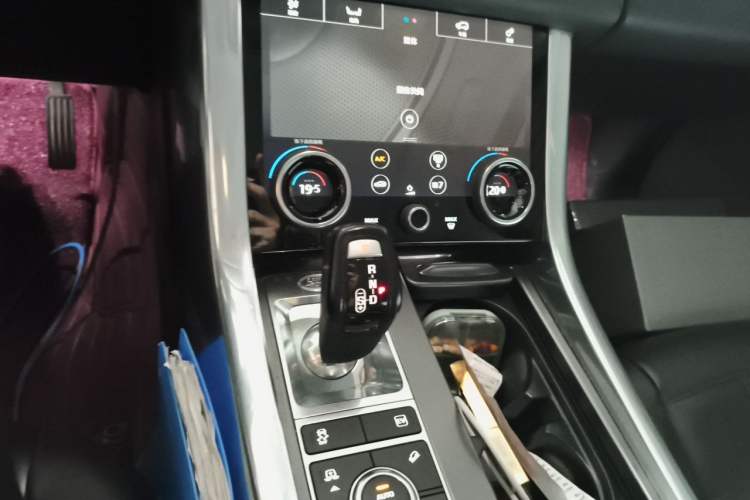 Used Land Rover Range SportNew Energy 2021 P400e SE Audio And AC Panel