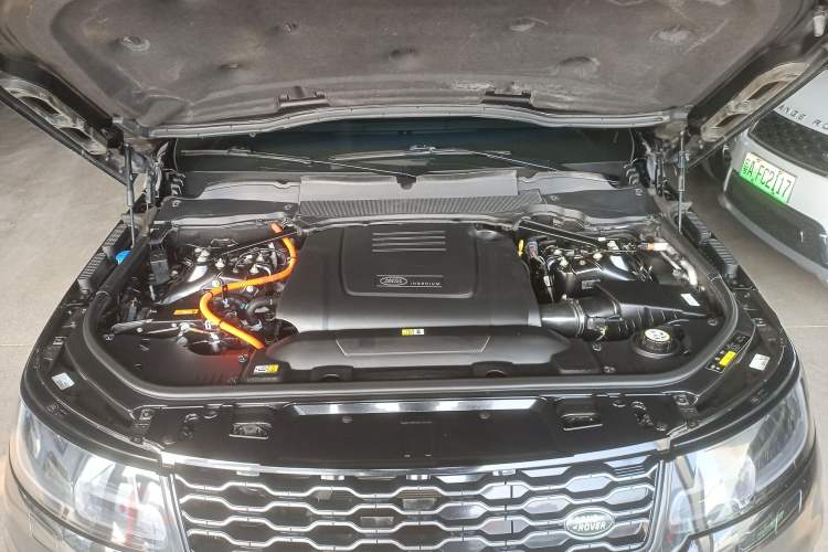 Used Land Rover Range SportNew Energy 2021 P400e SE Engine Bay