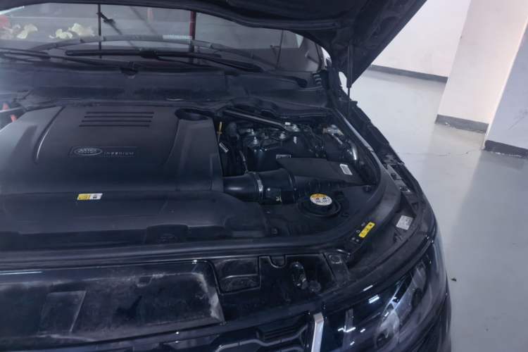 Used Land Rover Range SportNew Energy 2021 P400e SE Engine Bay Left