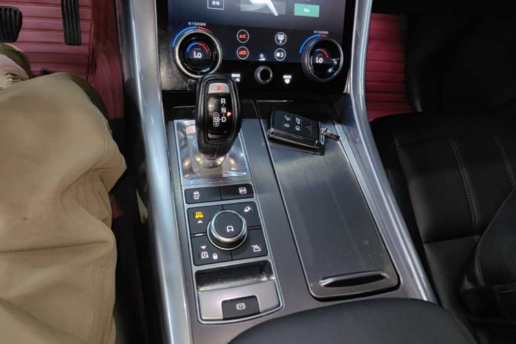 Used Land Rover Range SportNew Energy 2021 P400e SE Gear Lever
