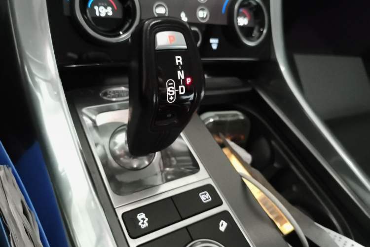 Used Land Rover Range SportNew Energy 2021 P400e SE Gear Lever