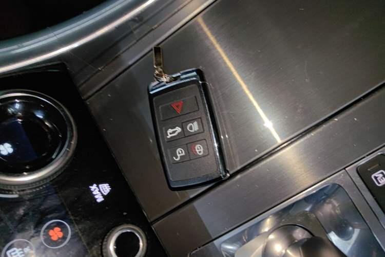Used Land Rover Range SportNew Energy 2021 P400e SE Interior 1