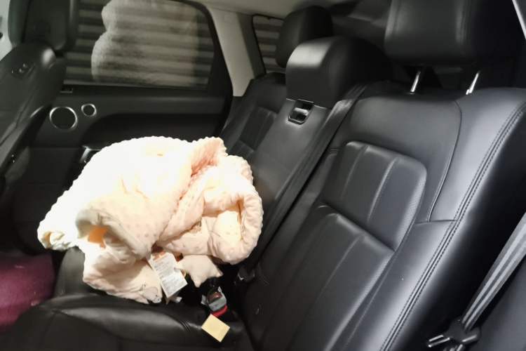 Used Land Rover Range SportNew Energy 2021 P400e SE Left Rear Seat
