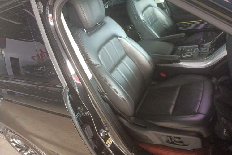 Used Land Rover Range SportNew Energy 2021 P400e SE Right Front Seat