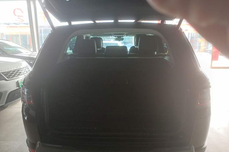 Used Land Rover Range SportNew Energy 2021 P400e SE Trunk