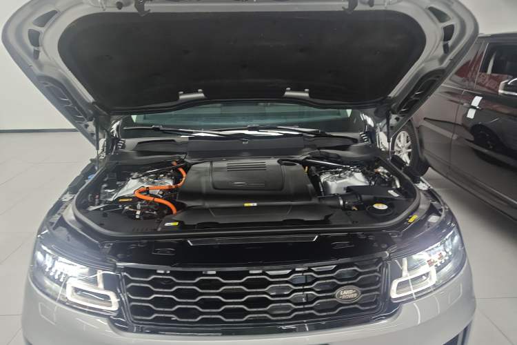 Used Land Rover Range SportNew Energy 2021 P400e SE Engine Bay