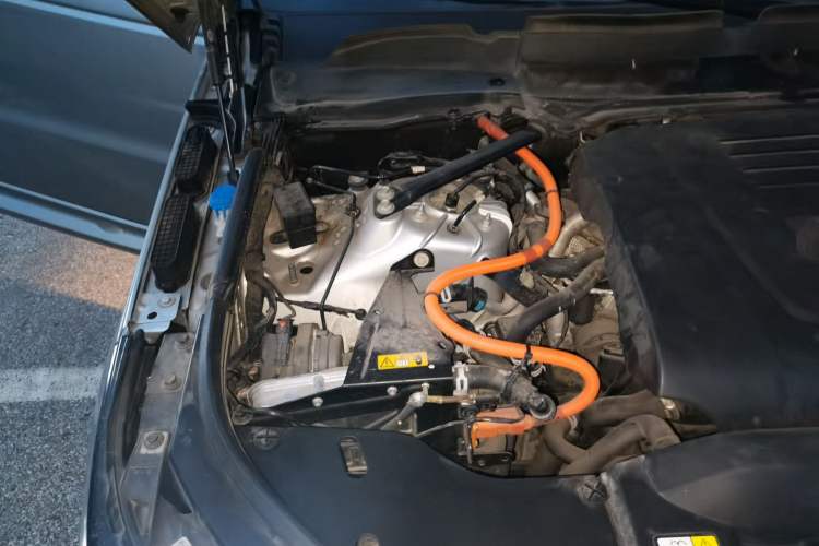 Used Land Rover Range SportNew Energy 2021 P400e SE Engine Bay Right