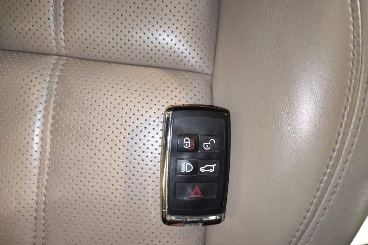 Used Land Rover Range SportNew Energy 2021 P400e SE Interior 1