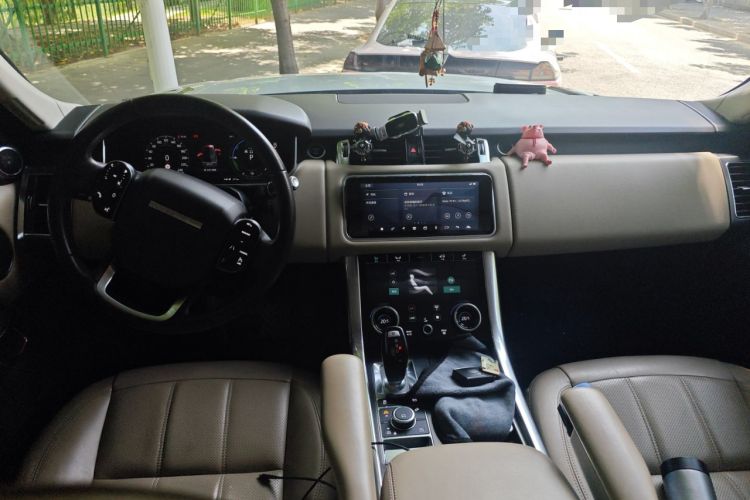Used Land Rover Range SportNew Energy 2021 P400e SE Interior 2