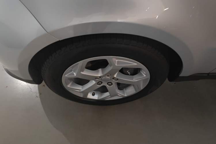 Used Land Rover Range SportNew Energy 2021 P400e SE Left Front Wheel Hub