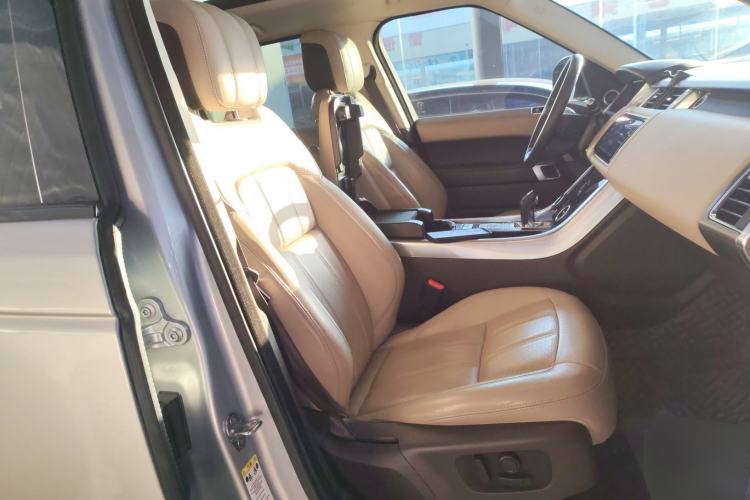 Used Land Rover Range SportNew Energy 2021 P400e SE Right Front Seat