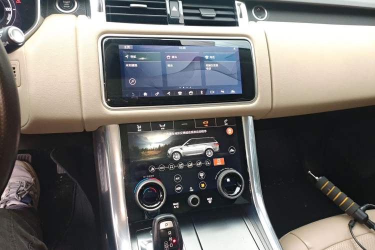 Used Land Rover Range SportNew Energy 2021 P400e SE Audio And AC Panel
