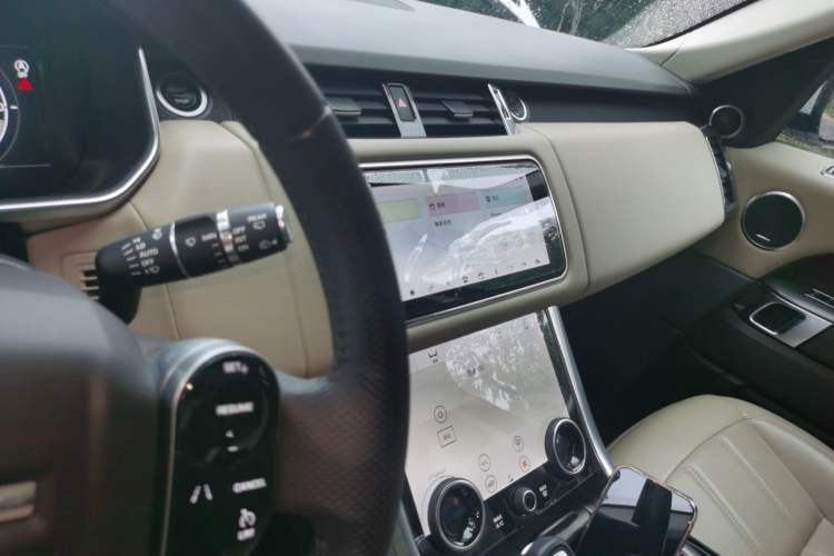 Used Land Rover Range SportNew Energy 2021 P400e SE Audio And AC Panel