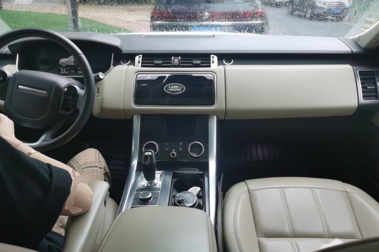Used Land Rover Range SportNew Energy 2021 P400e SE Center Console