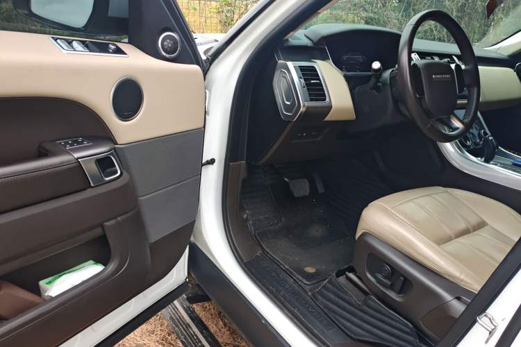 Used Land Rover Range SportNew Energy 2021 P400e SE Driver Seat