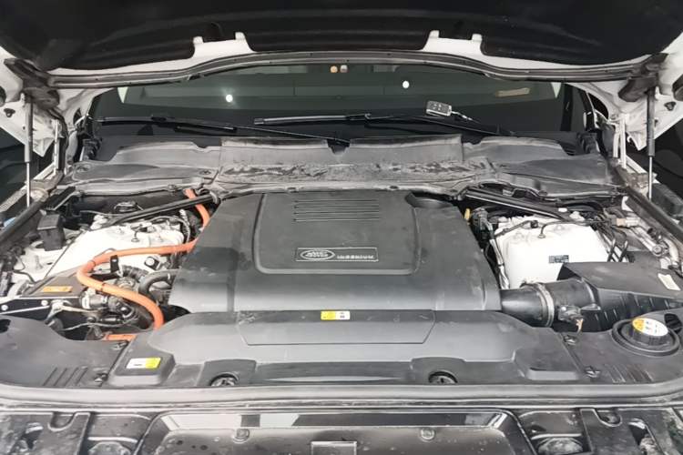 Used Land Rover Range SportNew Energy 2021 P400e SE Engine Bay