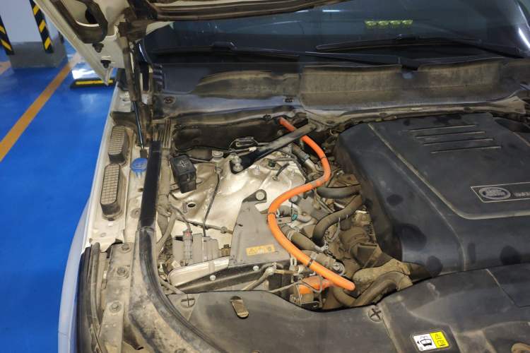 Used Land Rover Range SportNew Energy 2021 P400e SE Engine Bay Right